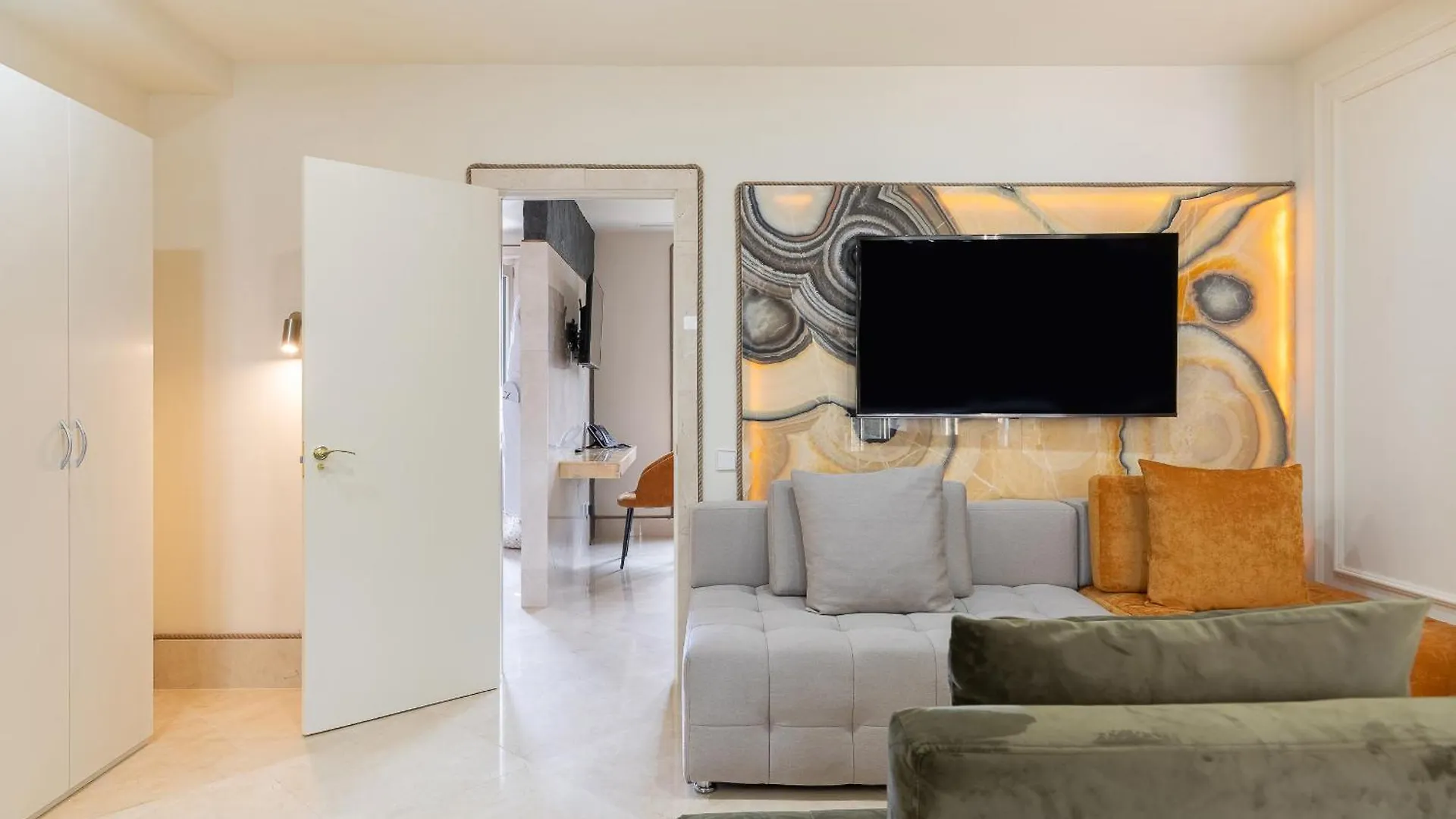 Cosmo Apartments Rambla Catalunya Barcelona Spain