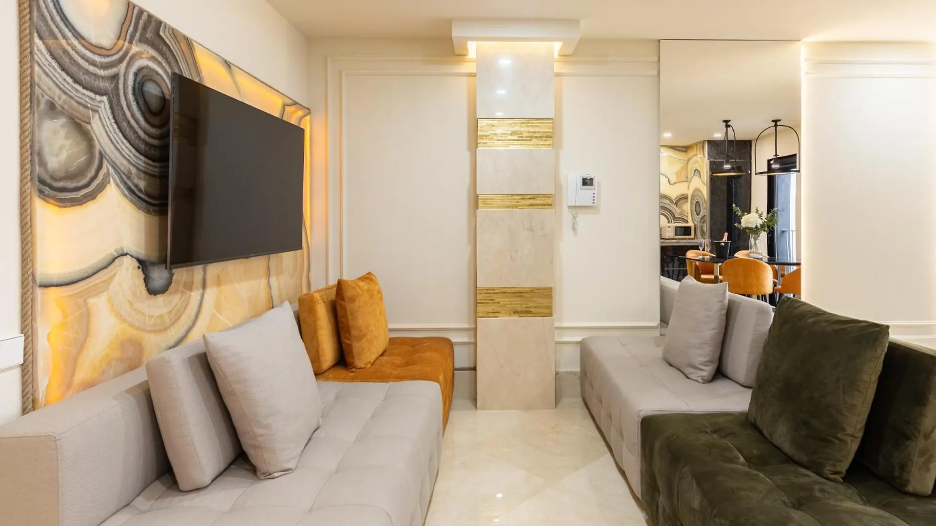 Cosmo Apartments Rambla Catalunya Barcelona 0*,  Spain