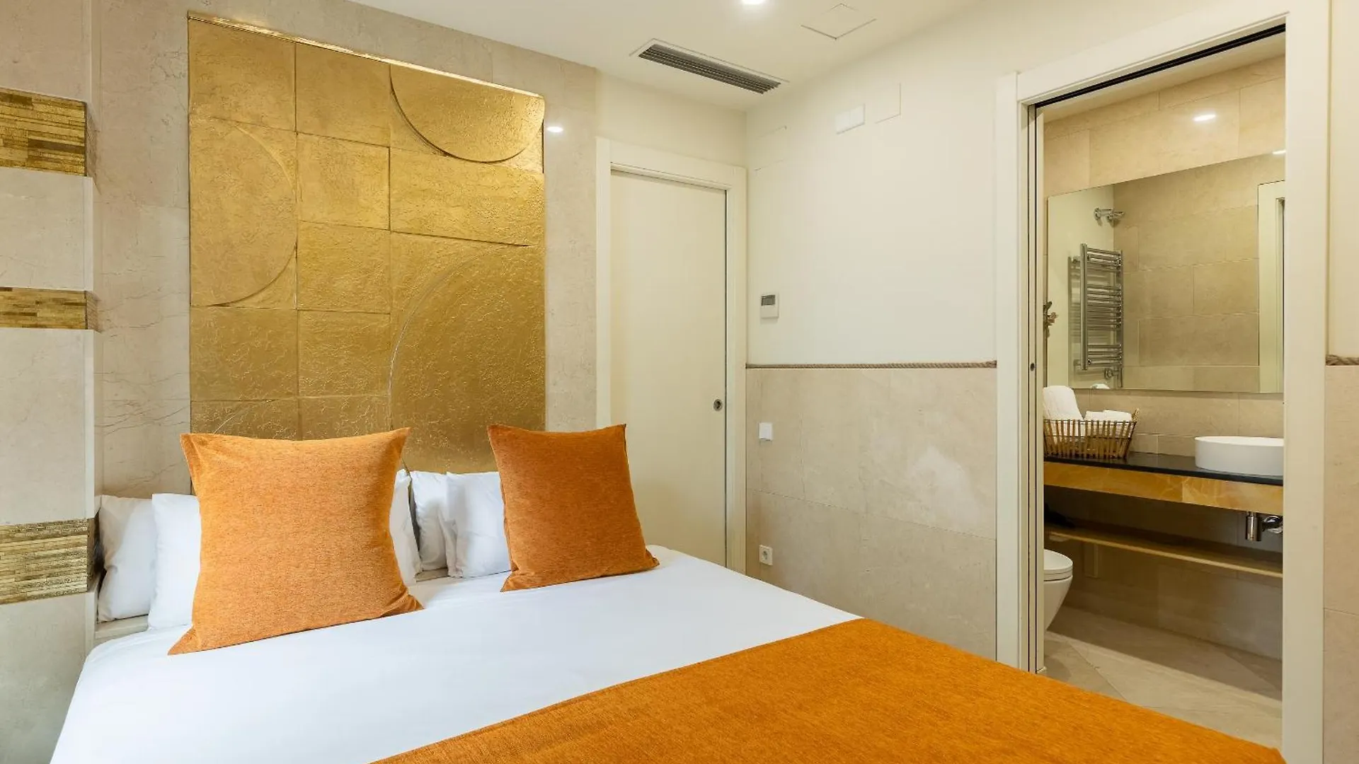 ברצלונה Cosmo Apartments Rambla Catalunya ספרד